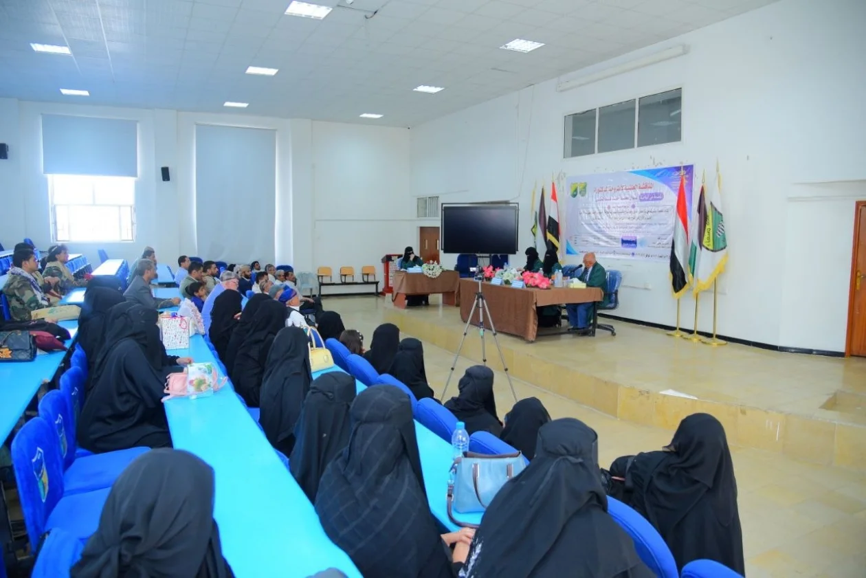 الباحثة نوال محمد عبدالمغني تنال درجة الدكتوراه بامتياز من جامعة صنعاء في قسم الدراسات الإسلامية