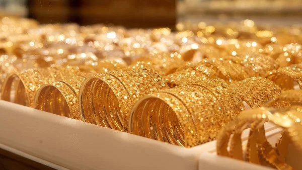 رغم التراجعات الأخيرة.. الذهب يحتفظ بجاذبيته والبنوك المركزية تواصل الشراء