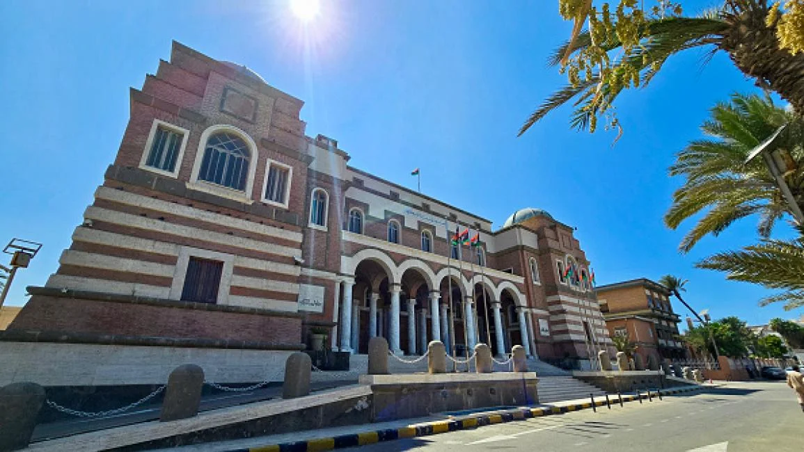 السلطات الليبية تطيح بشبكة إلكترونية منظمة استولت على ملايين الدنانير
