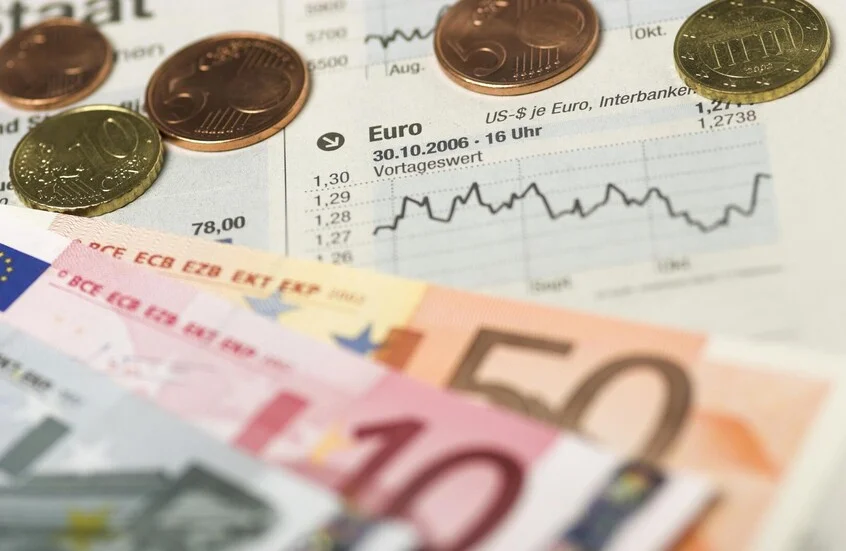 كم يكلف الولايات المتحدة وأوروبا لاستعادة سيادتهما الصناعية.!