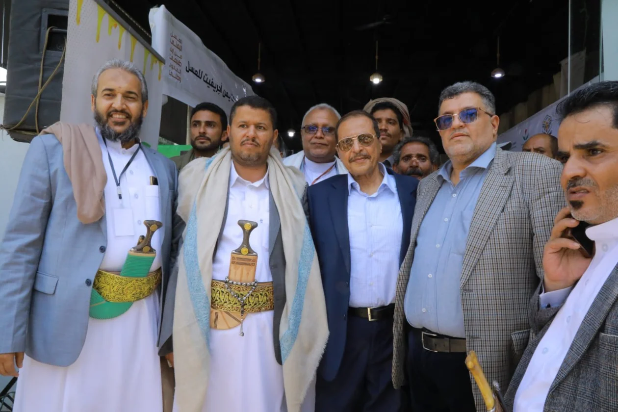 الغرفة التجارية الصناعية بأمانة العاصمة تشيد بتميز الصناعات الدوائية الوطنية القائمة على العسل اليمني وتؤكد دعمها لتطوير سلاسل القيمة