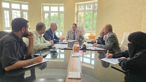 مجلس شؤون الطلاب بالجامعة الإماراتية الدولية يناقش تطوير الخدمات الطلابية والقضايا الأكاديمية