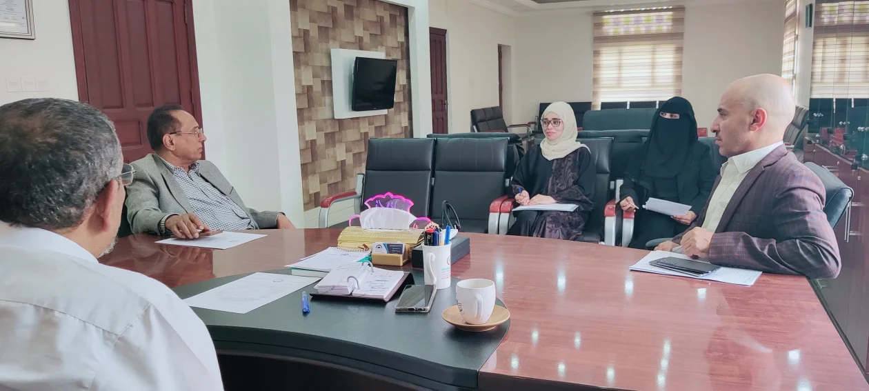 رئاسة اتحاد الأكاديميين العرب تعقد اجتماعاً بـ "جامعة الأندلس" لتعزيز التعاون الأكاديمي العربي