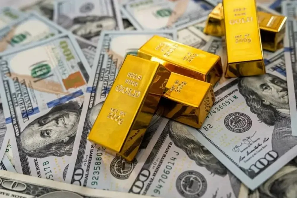 الذهب يتراجع وسط ترقب بيانات التوظيف الأميركية وتصاعد التوترات الجيوسياسية