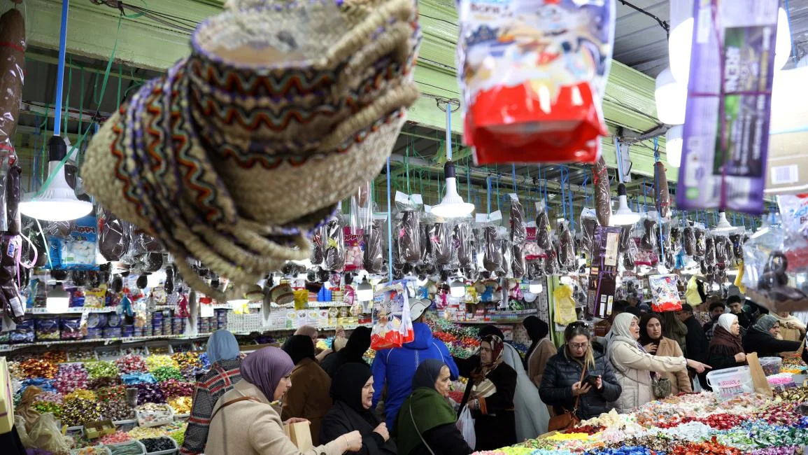 ملفات اقتصادية ثقيلة على طاولة زيارة تبون المرتقبة إلى إسبانيا