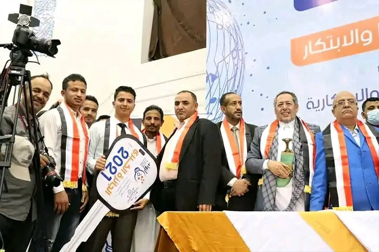 طلاب جامعة آزال يتوجون بالمركز الأول في مسابقة وطنية للابتكار التقني