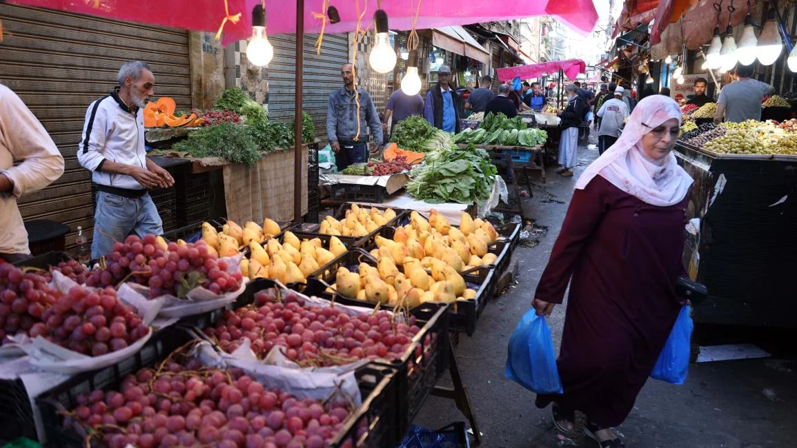 الجزائر أمام معادلة صعبة: زيادات الأجور أم توازن المالية العامة؟